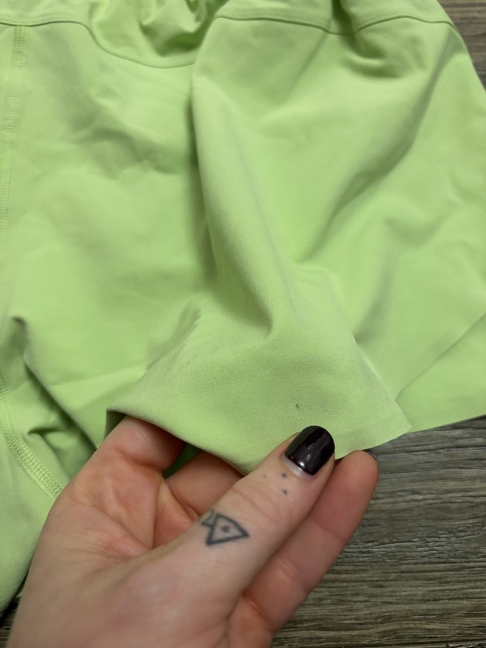 NWT Lululemon Shake It Out High-Rise Running Short 2.5" (Lemongrass) Size S - Picture 9 of 10